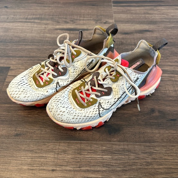 Nike Women’s Pink React Vision Air Max Sneakers - Picture 3 of 8